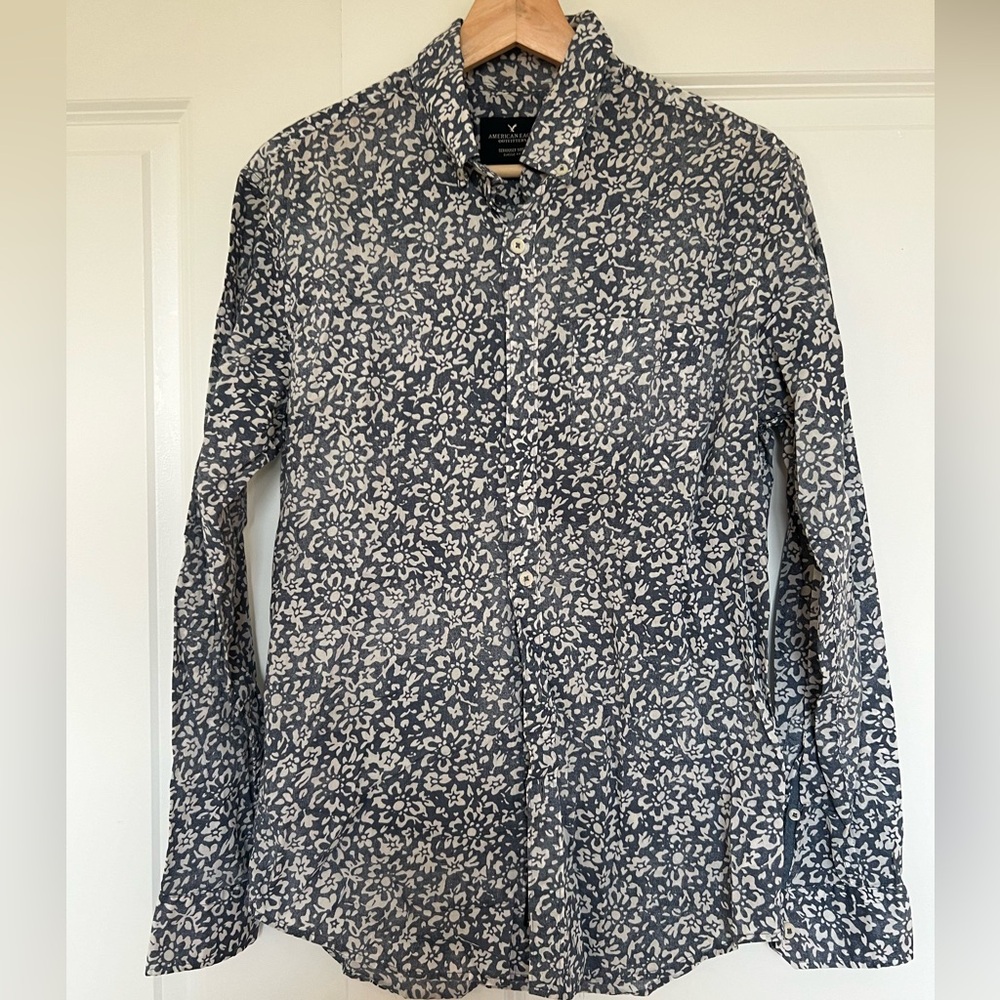 American Eagle Long Sleeve Floral Shirt